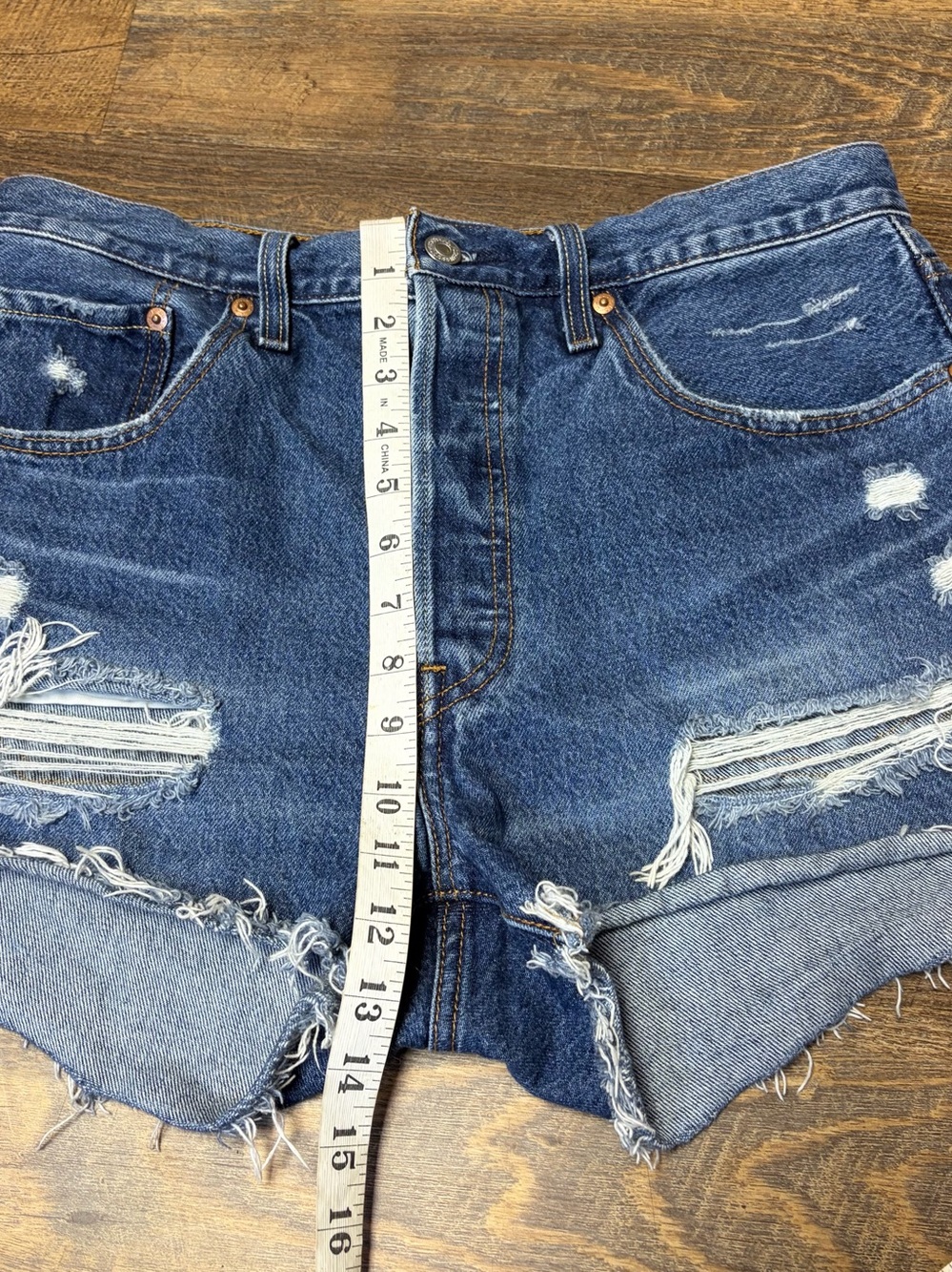 Levi's 501 Denim Jean Shorts Womens 31 Distressed Cut-off High Rise Button Fly - Picture 3 of 8